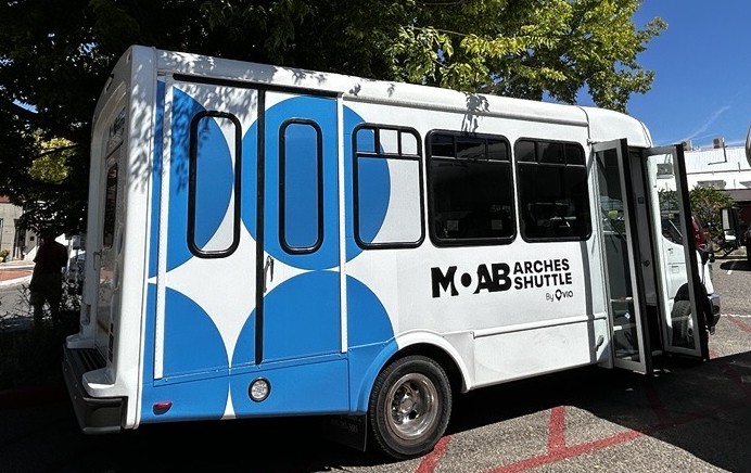 Moab-Arches Shuttle Service Begins Operations Under Multi-Agency Partnership