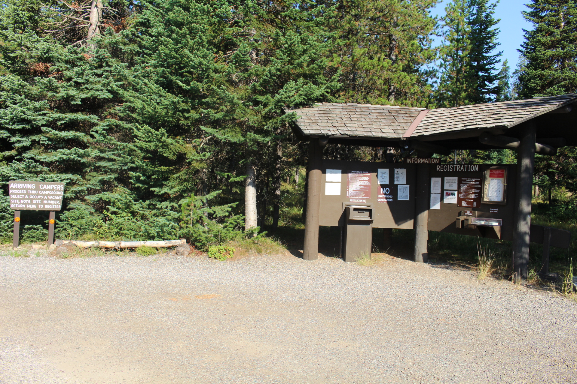 Lizard Creek Campground registration and campground information.
