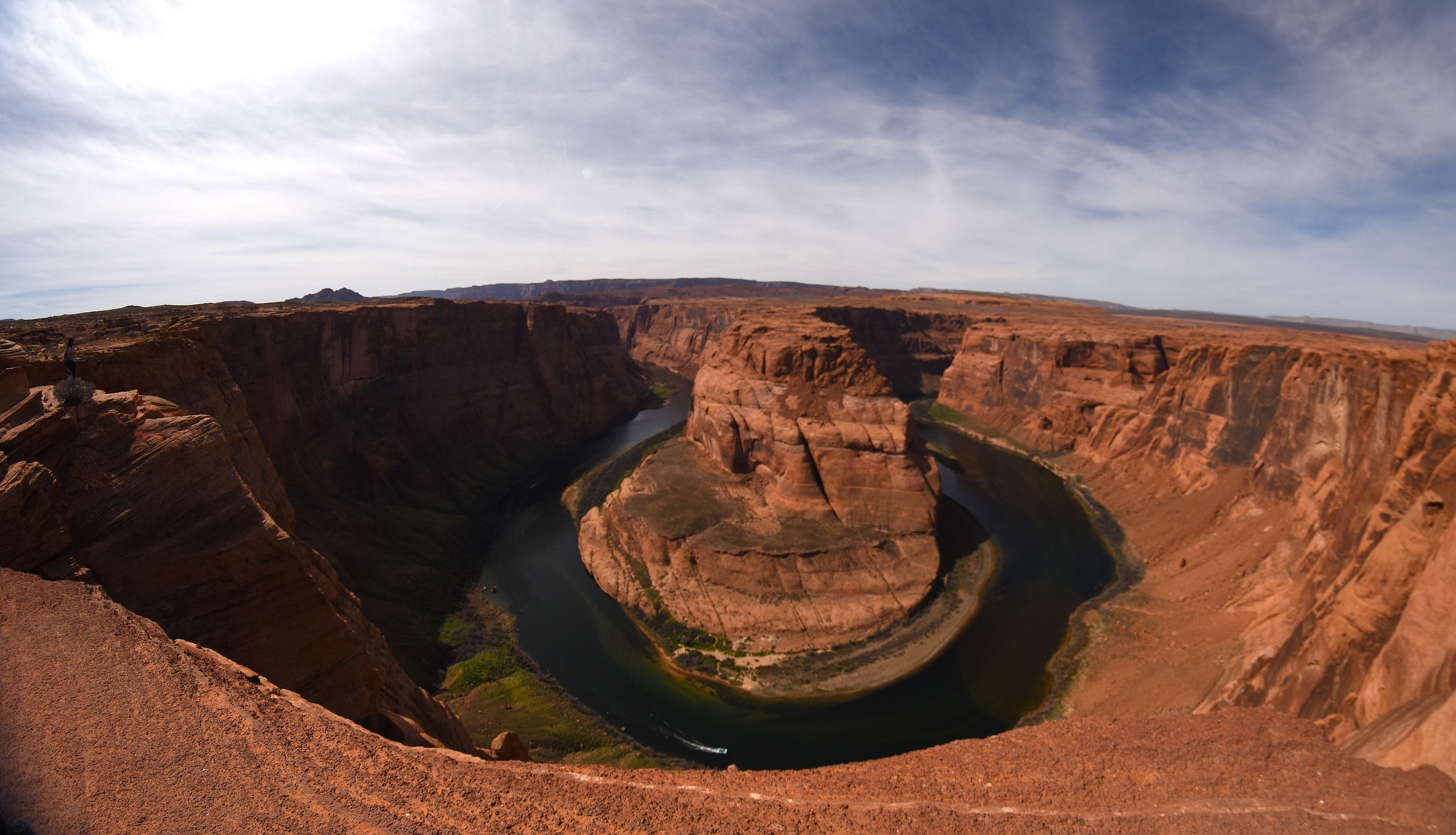 Tourism to Glen Canyon National Recreation Area and Rainbow Bridge National Monument contribute $635.4 million to local economy. New report shows visitor spending impacts