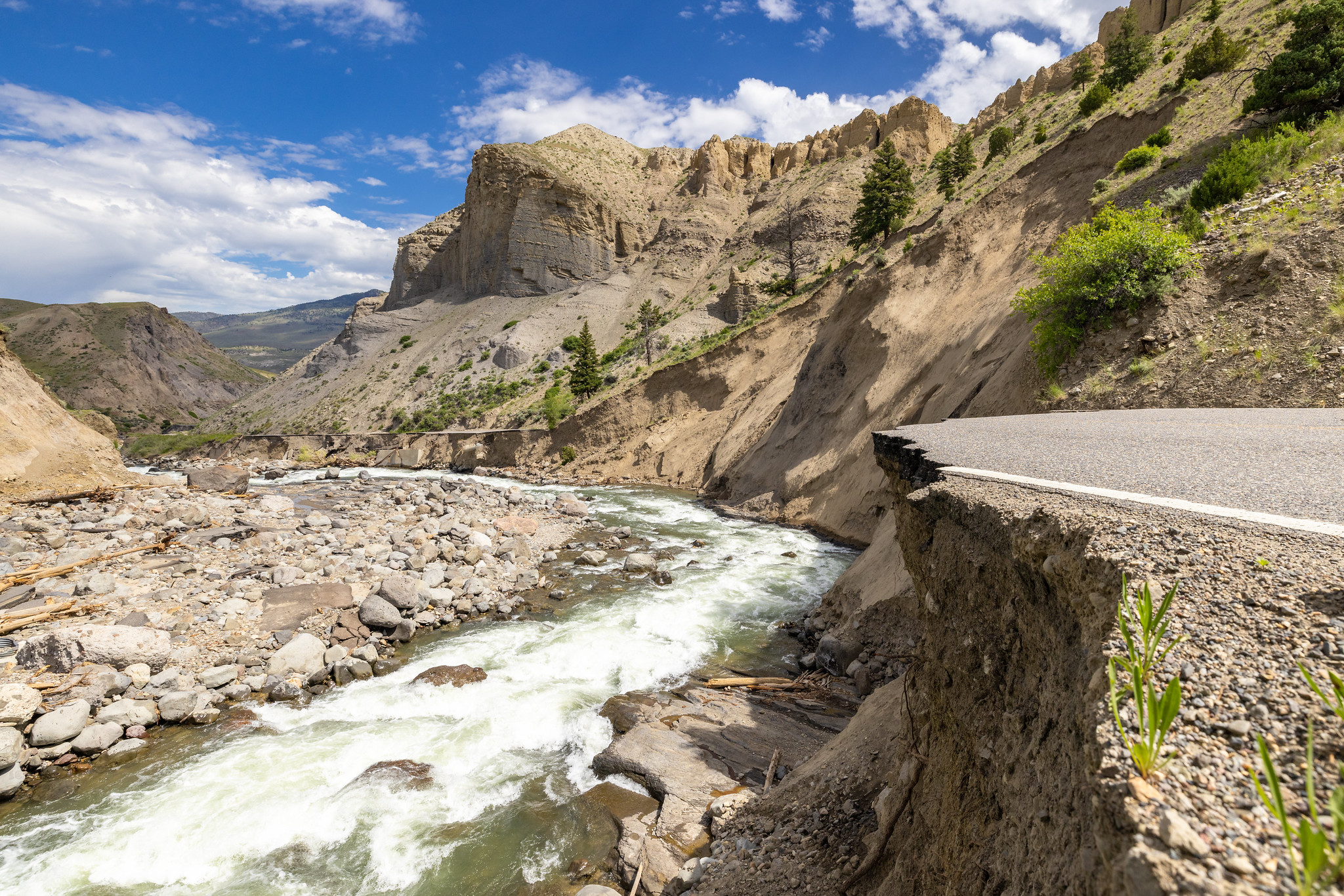 Yellowstone National Park seeks public input on environmental assessment for North Entrance Road Reconstruction Project
